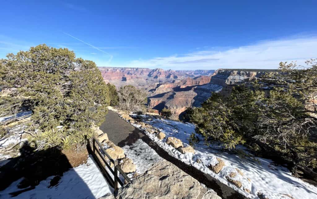Rim Trail paved path at Grand Canyon
