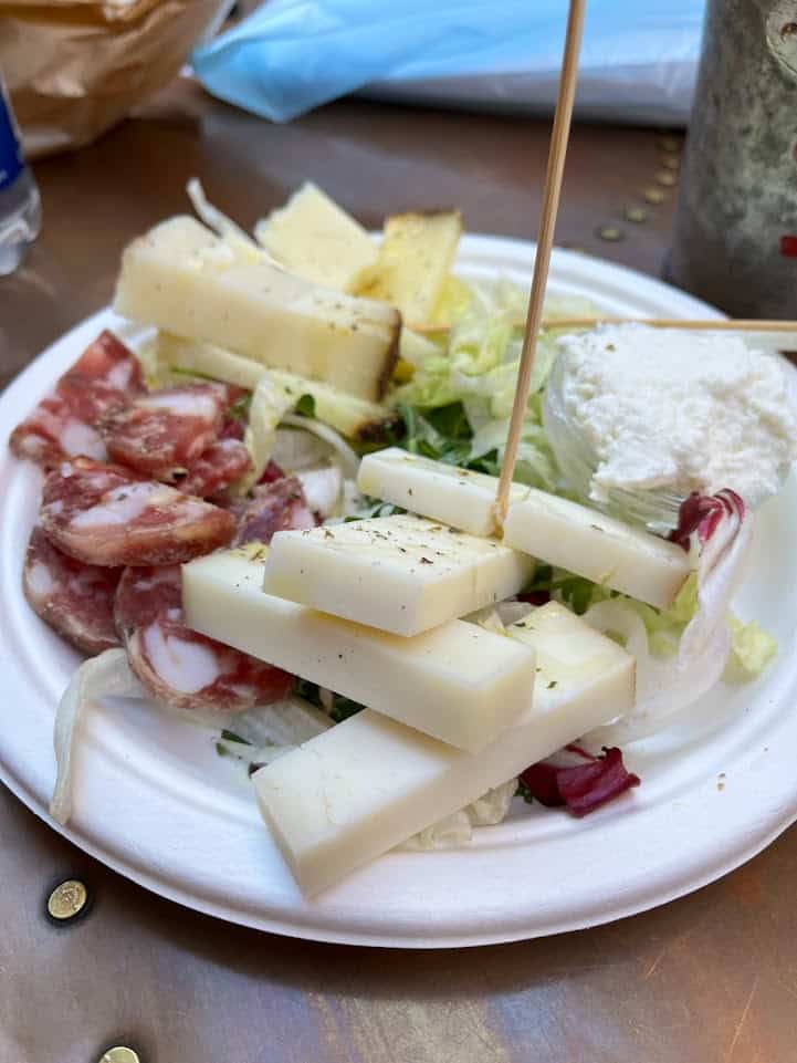 Street food often includes cheese and meat