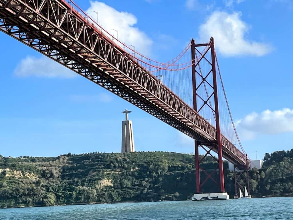 Great views of Ponte 25 de Abril and Sanctuary of Christ the King