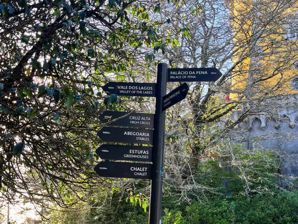 There are many signs around Sintra to help you get around