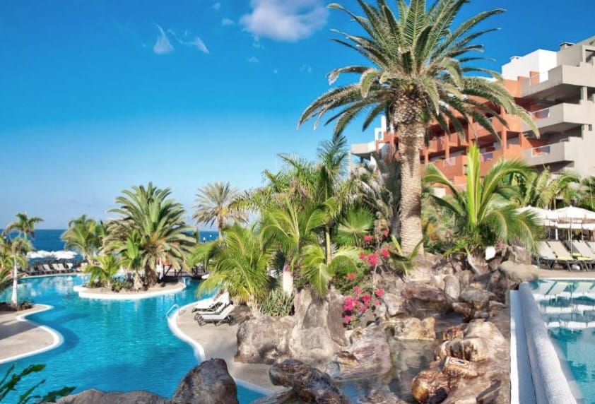 The inviting pool area of Adrián Hoteles Roca Nivaria, one of the best all-inclusive hotels in South Tenerife.