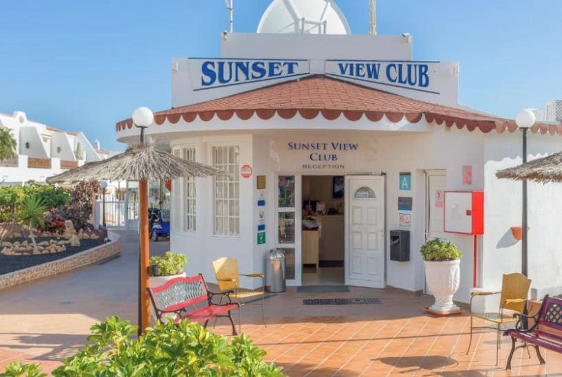 The charming entrance of Sunset View Club, one of the best hotels in South Tenerife for a family-friendly stay.